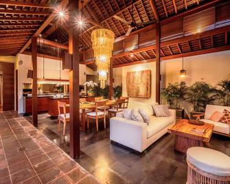 Bumbak Park Villas By Nakula - North Kuta - Sala de estar