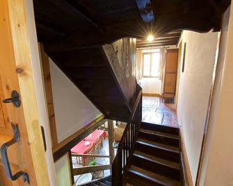 Beautiful Countryside, 5 Min Walk From All Amenities - Navarrenx - Escalier