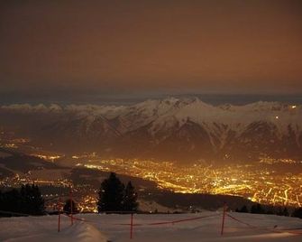 Haus Angelika - bed & breakfast - Innsbruck/Igls - انسبروك - المظهر الخارجي