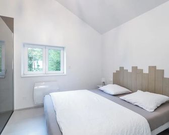 Chalets du Bouchot & Jacuzzi privatif - Rochesson - Chambre