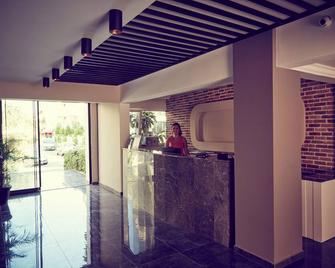 Two Seas Hotel - Marmaris - Recepción