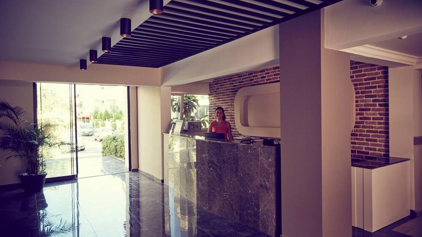 Two Seas Hotel