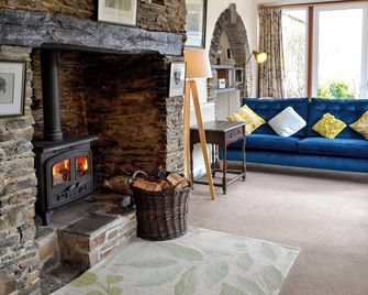 5 Bedroom Accommodation In Winsford - Dulverton - Sala de estar