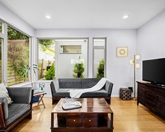 Perch - Indo Haven: Home w/rooftop view of the water/city/Mt.Rainier - 西雅圖 - 客廳