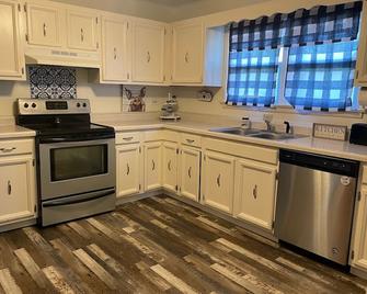 Nana's Townhouse centrally located in the Heart of the Ozarks. - Licking - Cocina