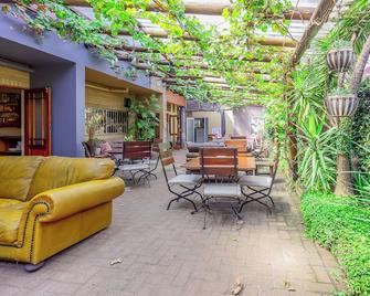 Sunward Park Guest House & Conference Centre - Boksburg - Patio