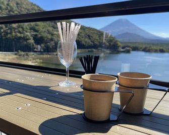 Shoji Lake Hotel - Fujikawaguchiko