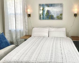 Stylish Apartment Near Downtown Fargo & Sanford Hub - Fargo - Sypialnia