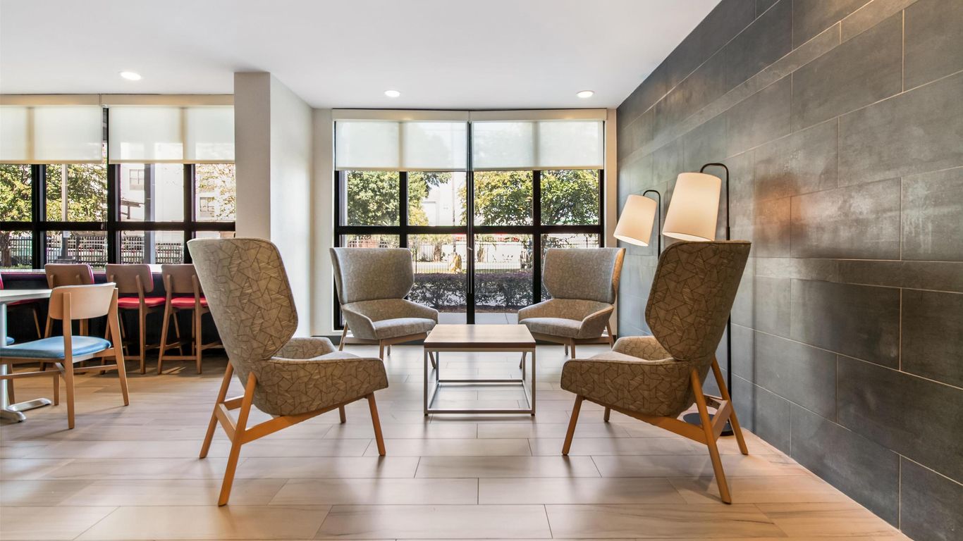 Home2 Suites by Hilton Pensacola I-10 at North Davis Hwy