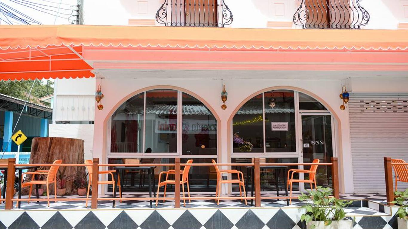 سايد ووك بوتيك هوتل