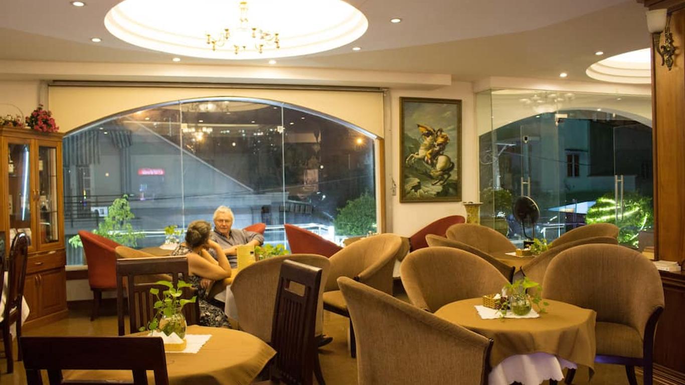 Hoa Phat Hotel & Apartment