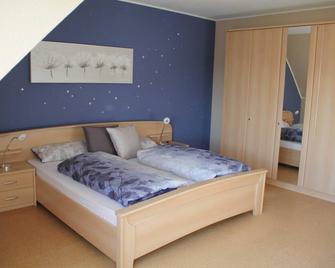 Ferienwohnung am Rosengarten - Ebermannstadt - Schlafzimmer