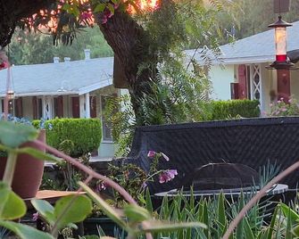 Sierra Pelona Motel - Santa Clarita