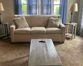 The Parkside Townhome Updated, Smoking Allowed - Columbus - Sala de estar