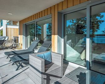 Charming apartment, lake view, WiFi and air conditioning in Giżycko. - Giżycko - Βεράντα