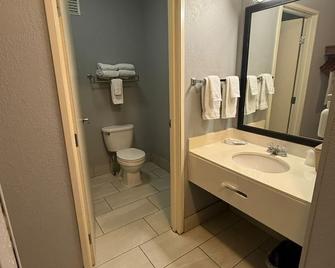 1-bedroom apartment in beautiful Minot by the Dakota Square Mall. - Minot