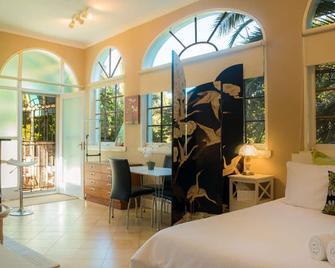 Manly Studio Apartment - Great Location - Manly - Bedroom