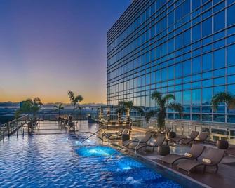 Richmonde Hotel Iloilo - Thành phố Iloilo - Bể bơi