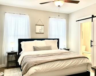 Reel Simple - Tullahoma - Schlafzimmer