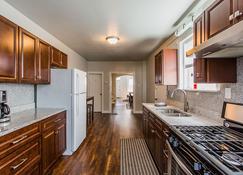 Lovely Downtown Townhome - Lancaster - Küche