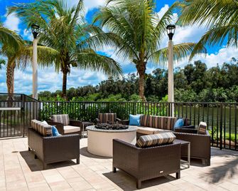 TownePlace Suites by Marriott Fort Myers Estero - Estero - Patio