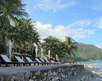 Sunset At Aninuan Beach Resort - Puerto Galera - Ranta