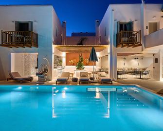 Adorno Beach Hotel and Suites - Ornos - Pool