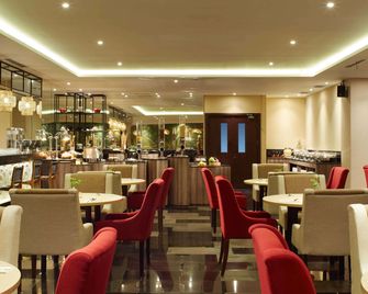 Four Star By Trans Hotel - Denpasar - Restaurant