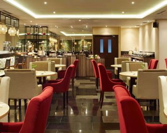 Four Star By Trans Hotel - Denpasar - Ristorante