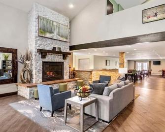 Ski, Hike, Relax in this Scenic Eagle-Vail Valley Getaway - 2 Units - Eagle - Lobby