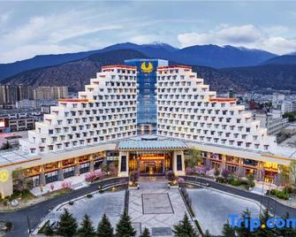 V-Continent Nyingchi Hotel - Nyingtri - Gebouw