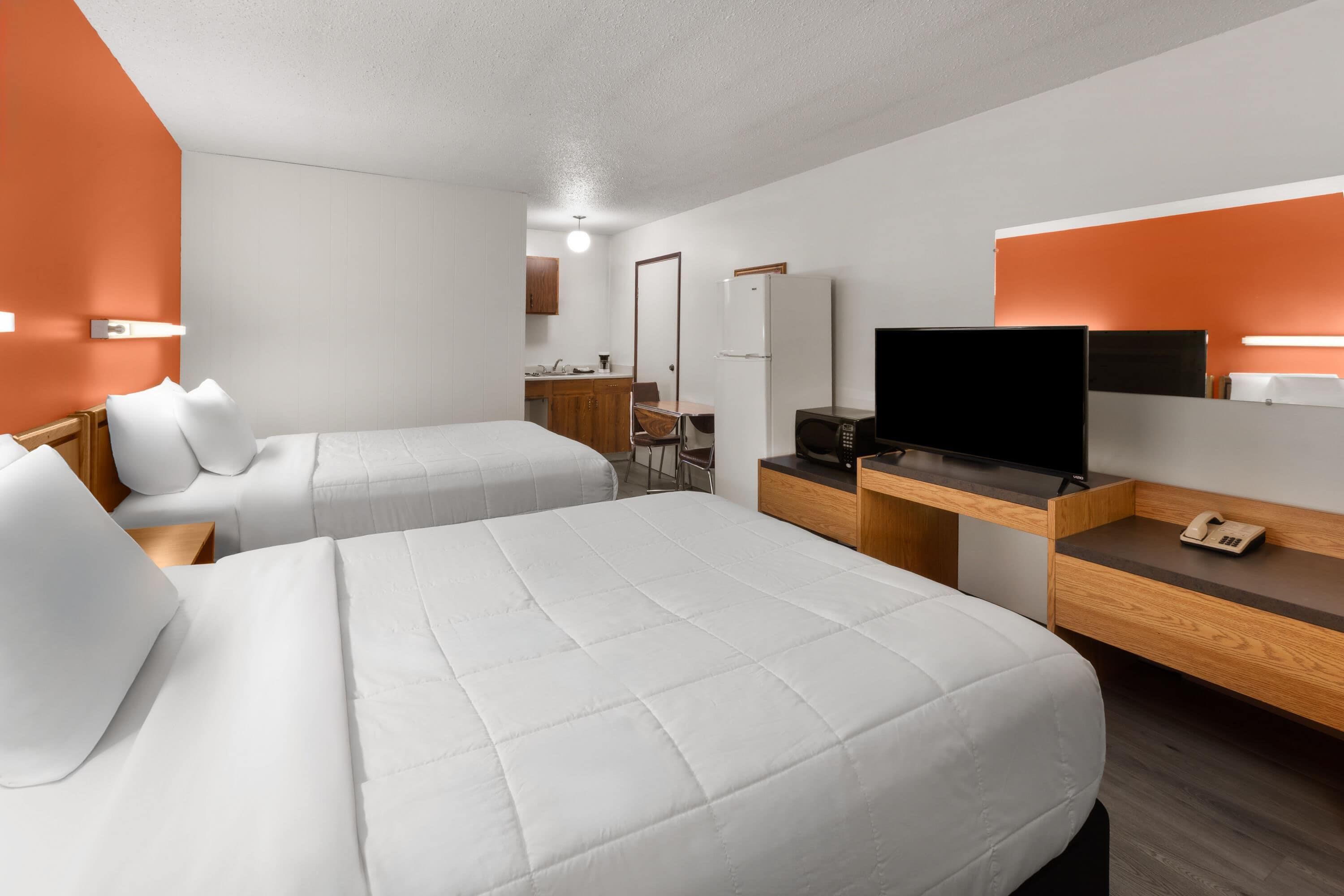 Howard Johnson by Wyndham Edson - Edson - Bedroom