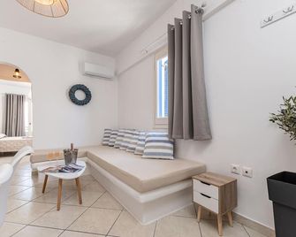 500m from the port of Naxos - Naxos - Living room