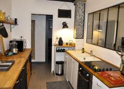 L'Aparté a charming accommodation in the heart of old Lons le Saunier - Lons-le-Saunier - Kitchen