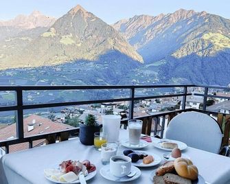 Schenna Garni Eden Bed & Breakfast - Scena - Varanda