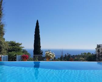 Beautiful see view villa with infinity pool - Pelekas - Pool