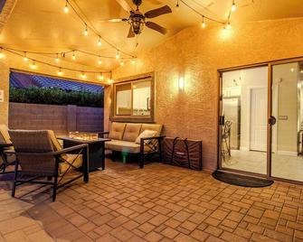 Gold Canyon Superstition Foothills Retreat w/ Pool - Gold Canyon - Lounge