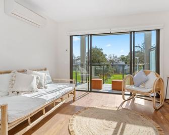 Osprey Mornington - Mornington - Living room