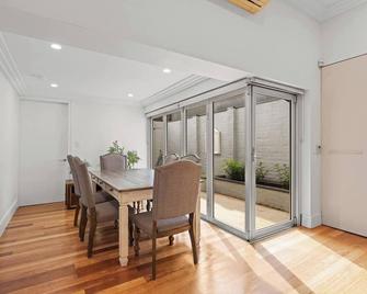 Stylish 3BR House with parking & ICC&Darling Harbour-8 mins walk - Sydney - Sala de jantar
