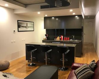 Great Luxury Apartment Near the City - Dickson - Kitchen