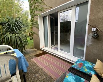 Studio dans maison avec parking - Bouguenais - Patio