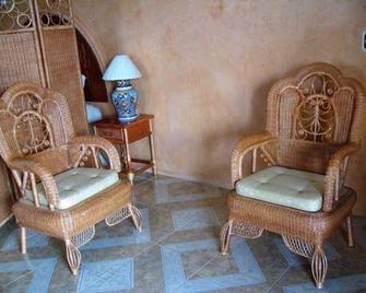 Hotel Paradise Lagoon - El Coacoyul - Living room