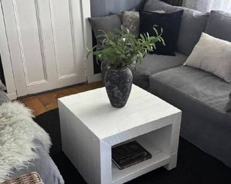 Cambridge Cottage - Cambridge - Living room