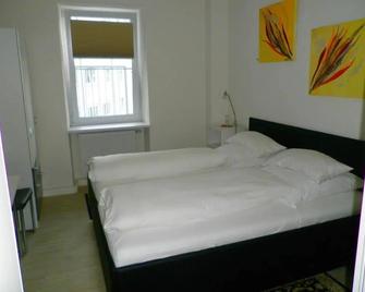 Astra - Kaiserslautern - Quarto