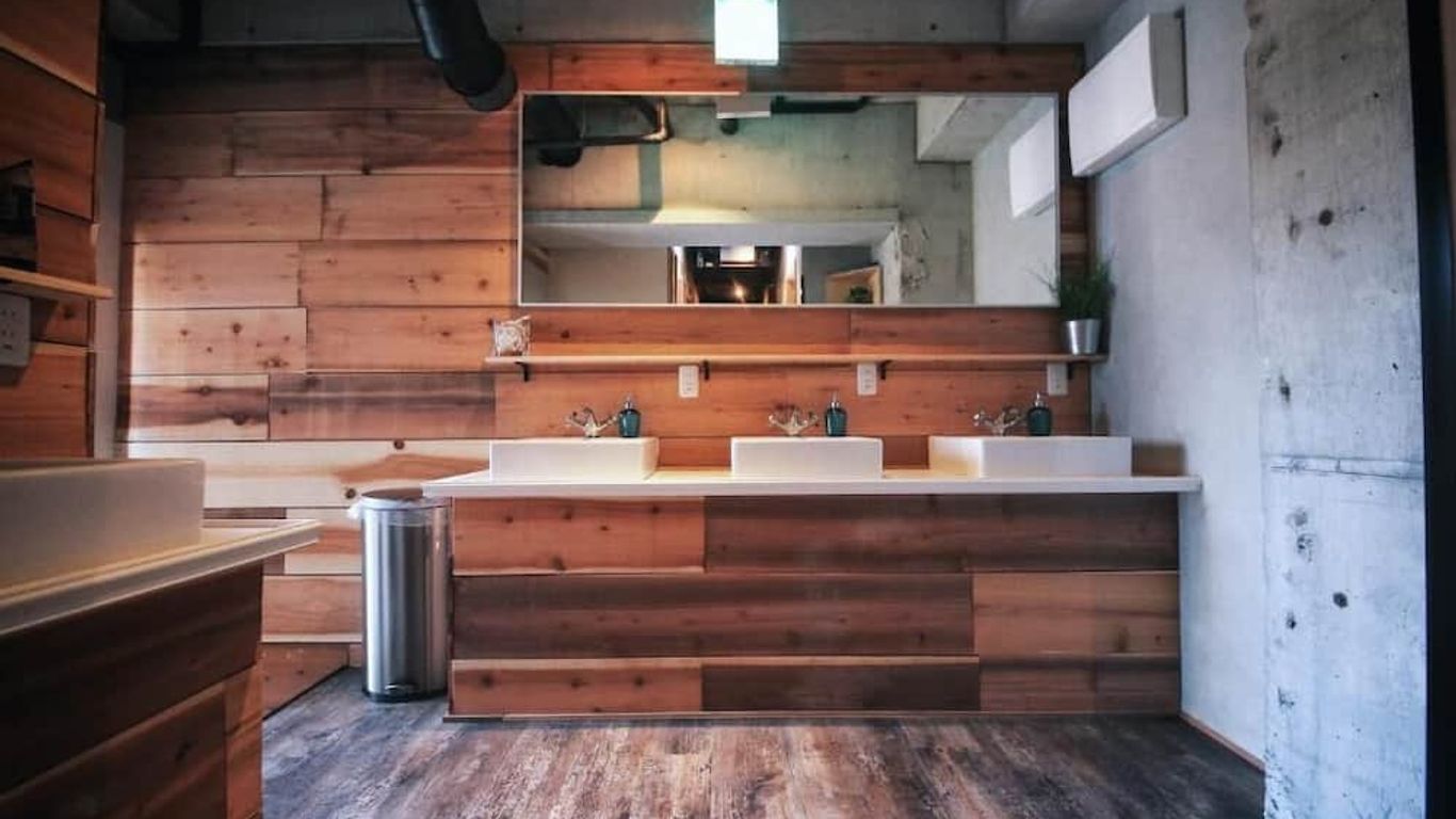 ي ناي بلوس نيجاتا بوك إن - هوستل