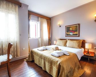 Bozcaada Biz Otel - Bozcaada - Bedroom