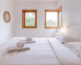 3 Bedroom Oeiras Wonder W/ Balcony by LovelyStay - Oeiras - Sypialnia