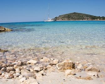 Moya Boutique Sleep - Drvenik Mali - Strand