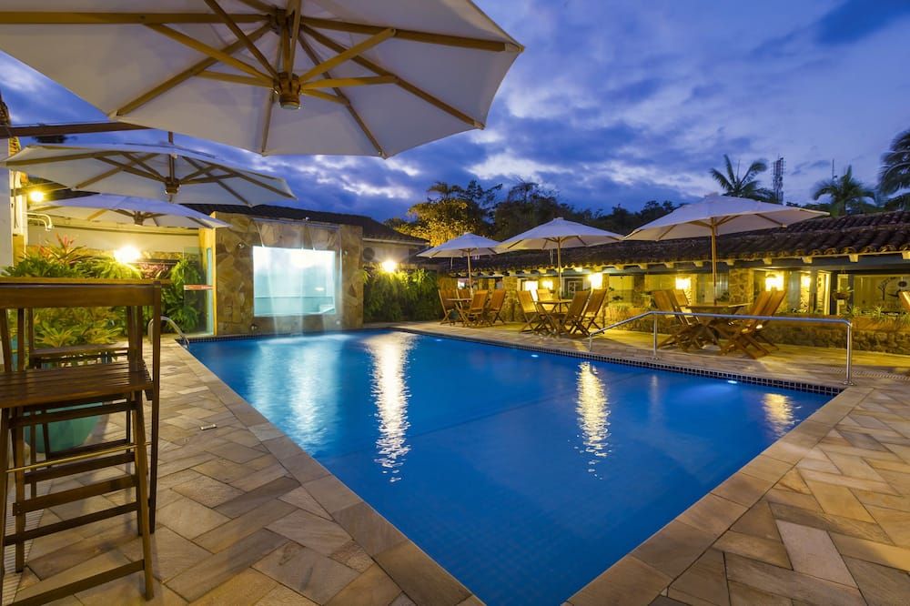 بوزادا أكونتشيجو - باراتي - حوض السباحة