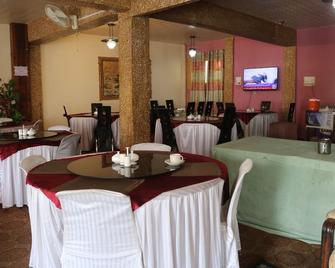 Gilgit Gateway Hotel - Gilgit - Restaurante